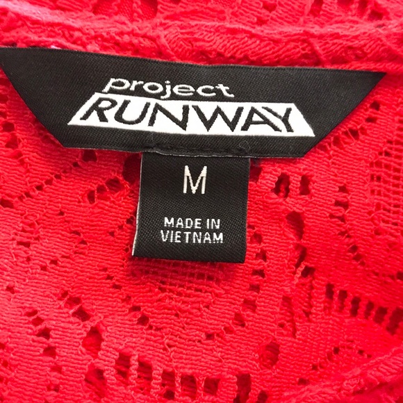 Project Runway Red Lace Cold Shoulder Top Medium - Picture 6 of 8